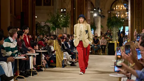 Джіджі Хадід відкрила показ Tommy Hilfiger у нью-йоркському Plaza Hotel