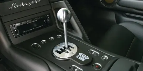 Lamborghini не повертатиме механічну коробку передач