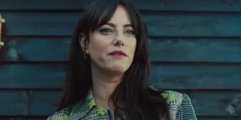 Каблучка з рубіном від SOVA з'явилася в серіалі «Джентльмени» на Netflix