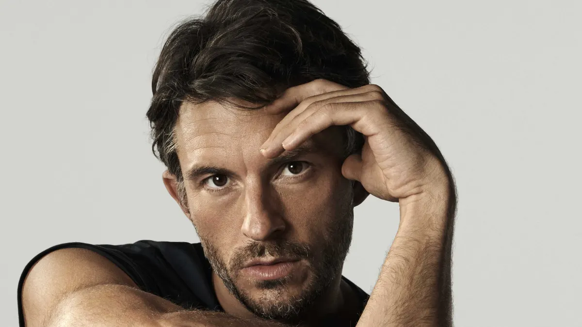 Джонатан Бейлі став обличчям аромату I Will від Giorgio Armani