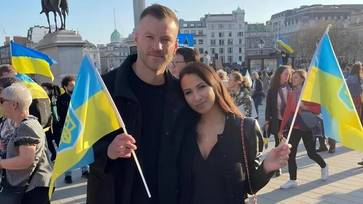 Дружина Ярмоленка показала фігуру після народження трьох синів
