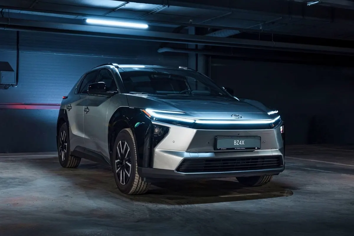 Toyota bZ4X: електричний кросовер, що стирає межі міста й бездоріжжя