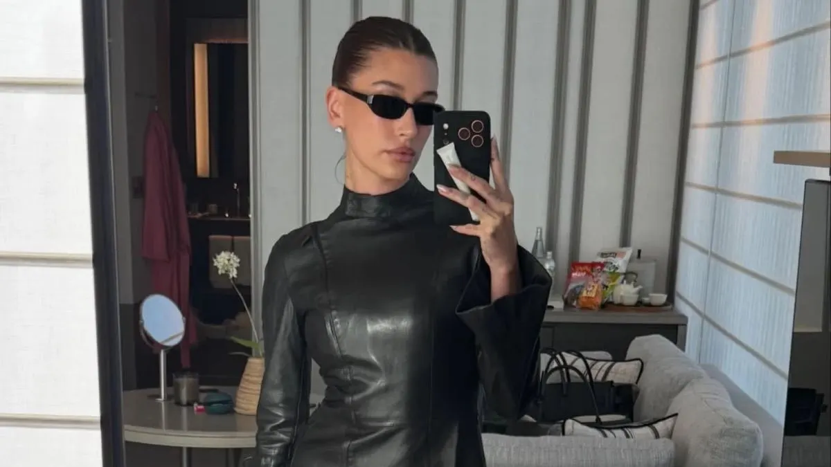 Штани bootcut: тренд осені від Гейлі Бібер